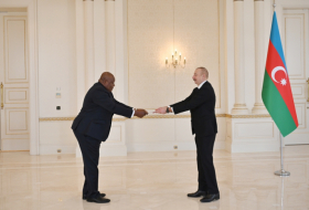   Präsident Ilham Aliyev erhält Beglaubigungsschreiben des neuen kongolesischen Botschafters  