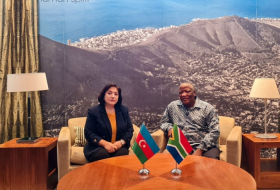   Parlamentssprecherin von Aserbaidschan begibt sich zu einem offiziellen Besuch in die Republik Südafrika  