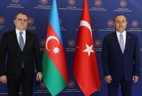   Es gab ein Telefongespräch zwischen den Außenministern Aserbaidschans und der Türkei  