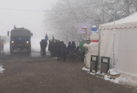   18 weitere Fahrzeuge russischer Friedenstruppen passieren ungehindert die Latschin-Chankendi-Straße  