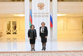   Sprecherin des aserbaidschanischen Parlaments trifft sich mit der Sprecherin des Rates der Russischen Föderation  