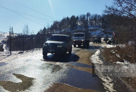   Heute passierten 60 Fahrzeuge von Friedenstruppen ungehindert die Straße Khankendi-Latschin  