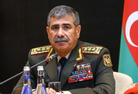  Verteidigungsminister traf mit dem Kommandanten der Verteidigungskräfte Georgiens zusammen 
