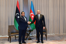   Präsident Ilham Aliyev trifft sich mit dem Leiter des Präsidentschaftsrates von Libyen  