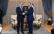   Aserbaidschanischer Außenminister informiert den israelischen Präsidenten über die Situation nach dem Konflikt in der Region  