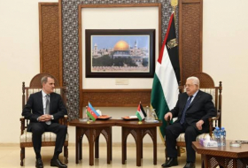   Jeyhun Bayramov traf sich mit dem Präsidenten von Palästina  