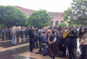  Eltern von Soldaten protestieren in Armenien 