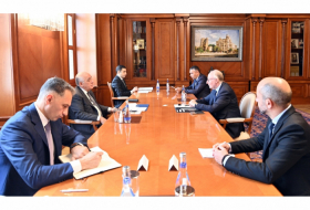  Aserbaidschanischer Premierminister und der ICAO-Präsident diskutieren über die Entwicklung der Zivilluftfahrt 