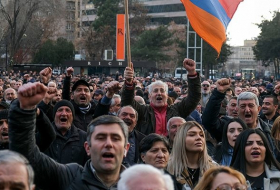  Armenier protestieren gegen die Lage in Karabach –  VIDEO  
