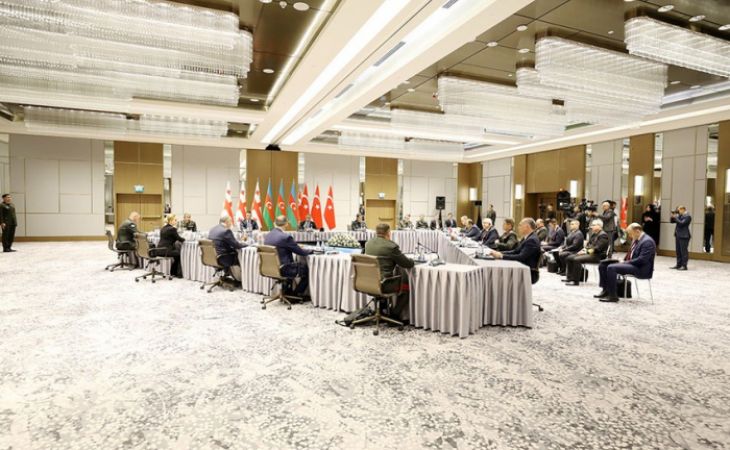   In Baku fand ein Treffen der Verteidigungsminister Aserbaidschans, der Türkei und Georgiens statt  