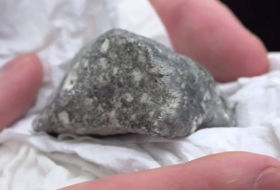   Experten halten entdeckte Stücke für Meteorit  