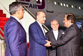  Iranischer Außenminister kam nach Pakistan, um die bilateralen Beziehungen zu normalisieren 