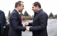   Armenischer Verteidigungsminister trifft sich mit seinem französischen Amtskollegen  