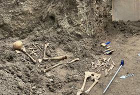   Von Armeniern gelegte Minen verhindern die Durchsuchung von Grabstätten  