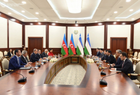   Aserbaidschanischer Außenminister bespricht mit seinem usbekischen Kollegen die aktuelle Situation in der Region  
