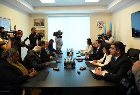   Im aserbaidschanischen Parlament findet eine Konferenz zu Neukaledonien statt  