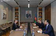   Aserbaidschanischer Außenminister bespricht aktuelle Situation in der Region mit dem algerischen Botschafter  