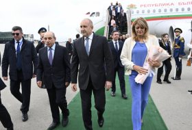   Bulgarischer Präsident trifft zu einem offiziellen Besuch in Aserbaidschan ein  