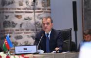   Aserbaidschanischer Außenminister reist zu einem Arbeitsbesuch nach Kasachstan  