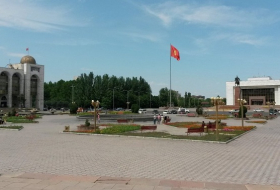 Starke Explosion vor chinesischer Botschaft in Bischkek–Selbstmordanschlag vermutet
