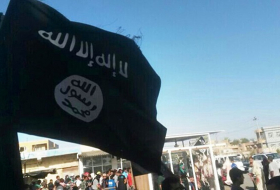 Mutmaßliche IS-Sympathisantin greift Polizisten mit Messer an