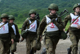 Russische Marineinfanteristen messen sich bei Wettbewerb in Fernost