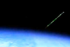 Ufo-Geschwader auf der Flucht von der Erde – ISS-Kamera fängt Seltsames ein