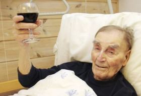 60 Zigaretten und ein Glas Wein täglich: Ältester Mann Norwegens enthüllt Geheimnis für langes Leben