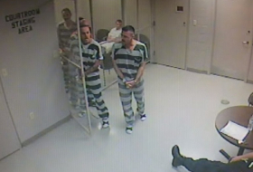 Texanische Häftlinge brechen aus Zelle aus, um Wärter zu retten