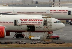 Air-India-Techniker in Flugzeug-Triebwerk gesaugt