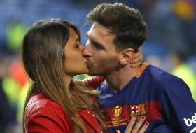 Messi  heiratet seine Jugendliebe
