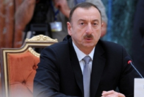 Ilham Aliyev traf sich mit den Ministern