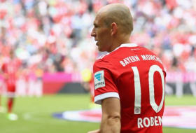 FC Bayern: Fans von James Rodriguez beleidigen Arjen Robben