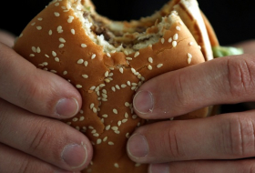 McDonald`s-Mitarbeiter warnt: Essen Sie niemals diesen Burger