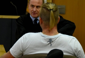 NPD-Politiker muss für Nazi-Tattoo in Haft