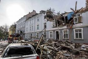 Explosion legt Wohnhaus in Trümmer
