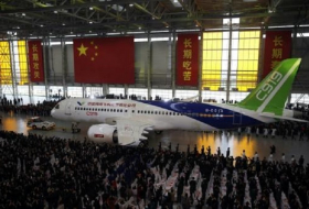 China stellt eigenes Passagierflugzeug vor