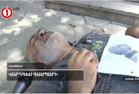 Armenischer Aktivist hat liegend protestiert -  VIDEO
