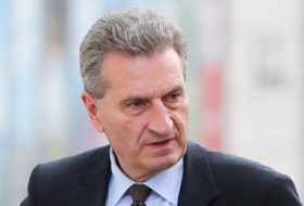 China verärgert über Oettingers “Schlitzaugen“-Rede-VIDEO