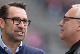 Hertha verlängert mit Manager Preetz