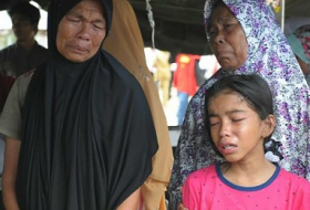Dutzende Tote bei Erdbeben in Indonesien