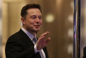 Tesla-Chef Musk übernimmt Schaden am Retterauto 