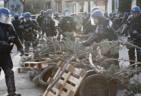 Raffinerieblockade in Frankreich: Heftige Kämpfe zwischen Polizei und Demonstranten