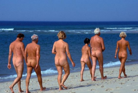 Nudisten prügeln sich am FKK-Strand