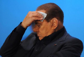 Berlusconi ins Krankenhaus eingeliefert
