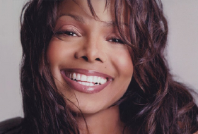 Ist Janet Jackson zum Islam konvertiert?