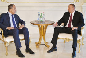 Aliyev hat den russischen Außenminister Sergej Lawrow