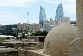 Russisches Internetportal Lenta.ru über Attraktivität von Baku