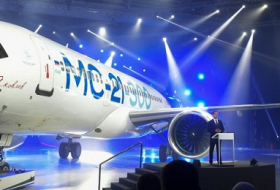Konkurrenz für Airbus und Boeing: Russland präsentiert neues Flugzeug