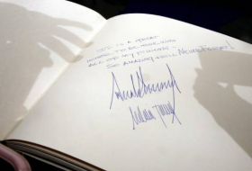 Trump besucht Holocaust-Mahnmal Yad Vashem - was er ins Gästebuch schreibt, ist zum Fremdschämen
